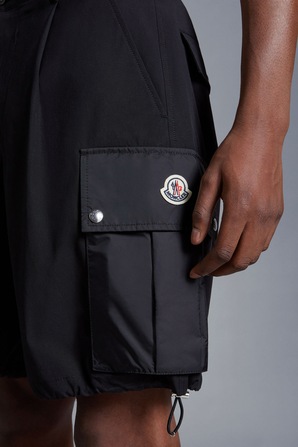 Moncler Herren Cargoshorts Schwarz SCHWARZ Bild 5