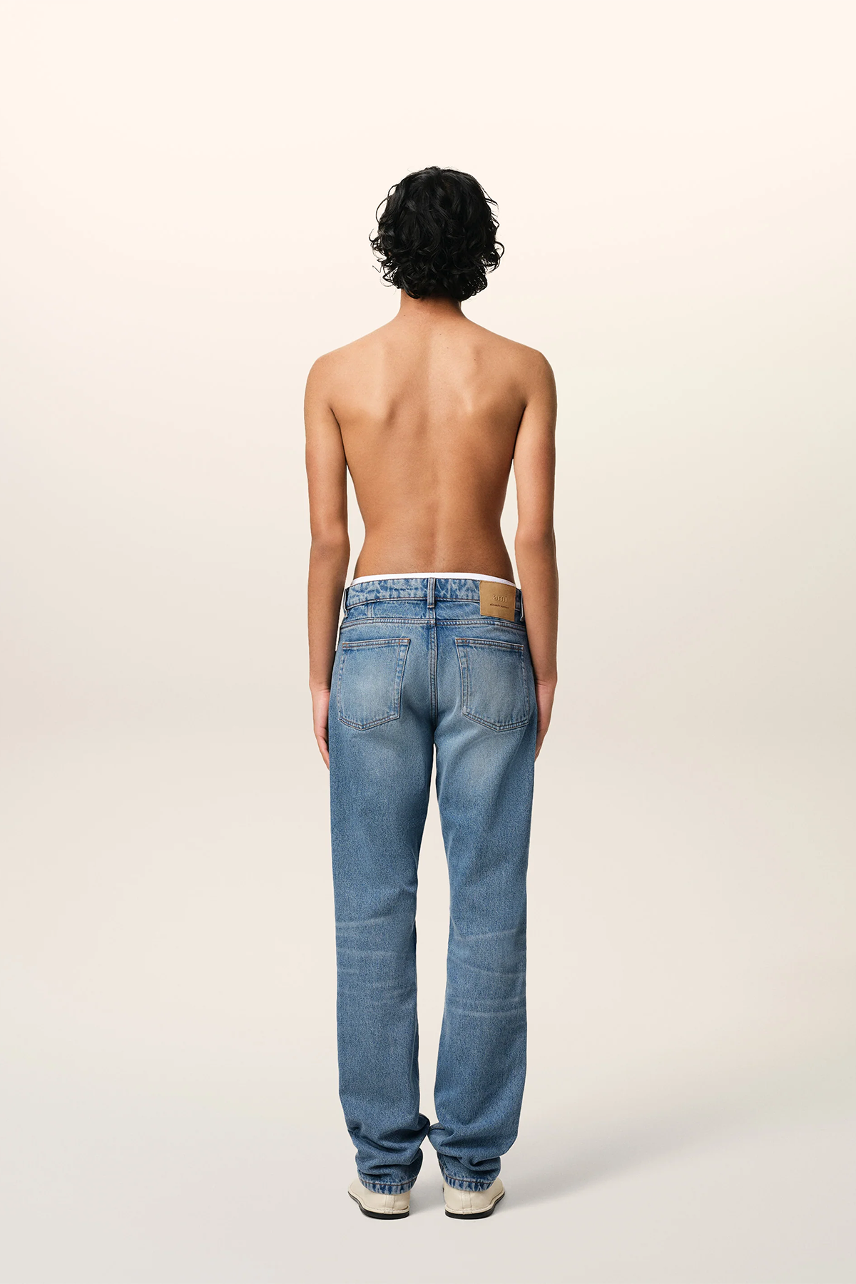 AMI Paris Herren Classic-Fit Jeans Blau BLEU USED 480E25 Bild 4