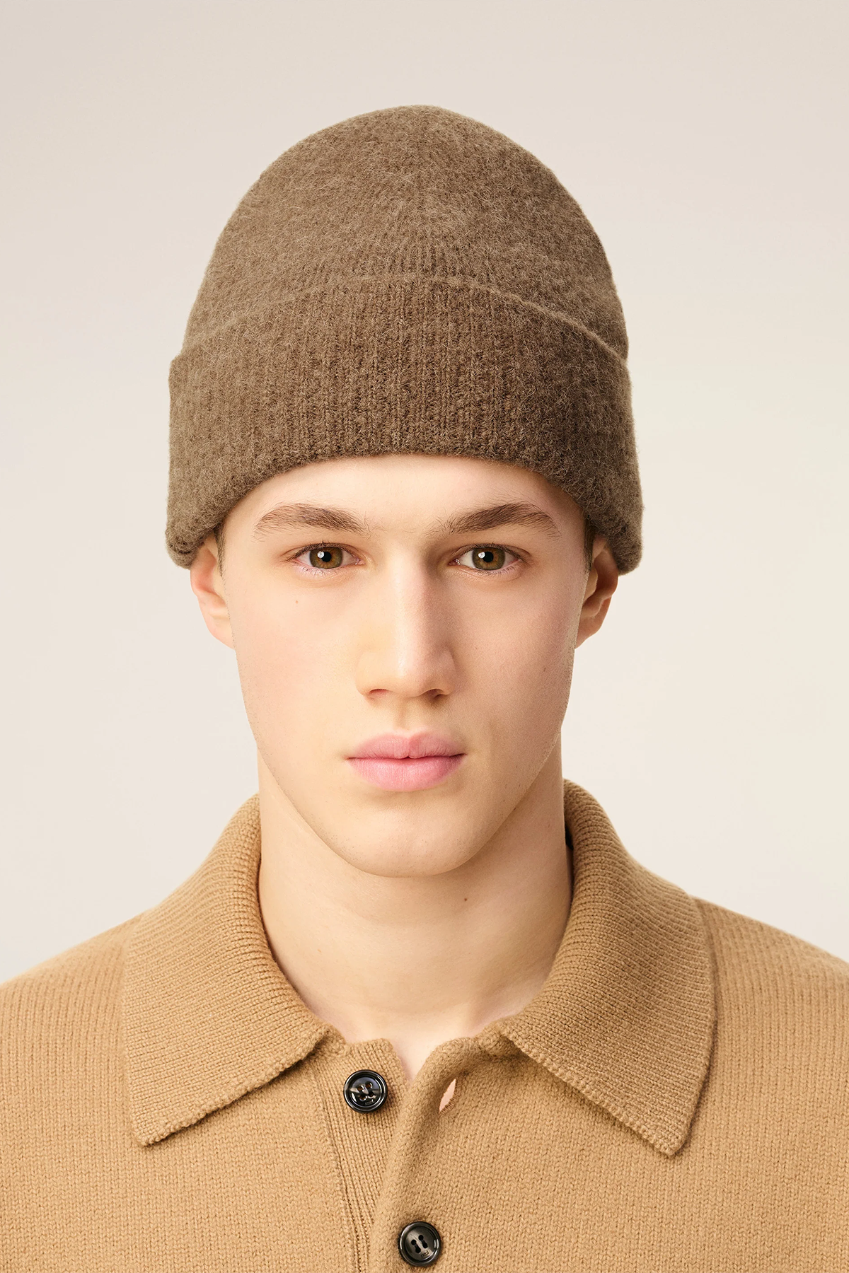 AMI Paris Herren Strickmütze aus Alpakawolle Braun NOISETTE/ECRU 217H25 Bild 2