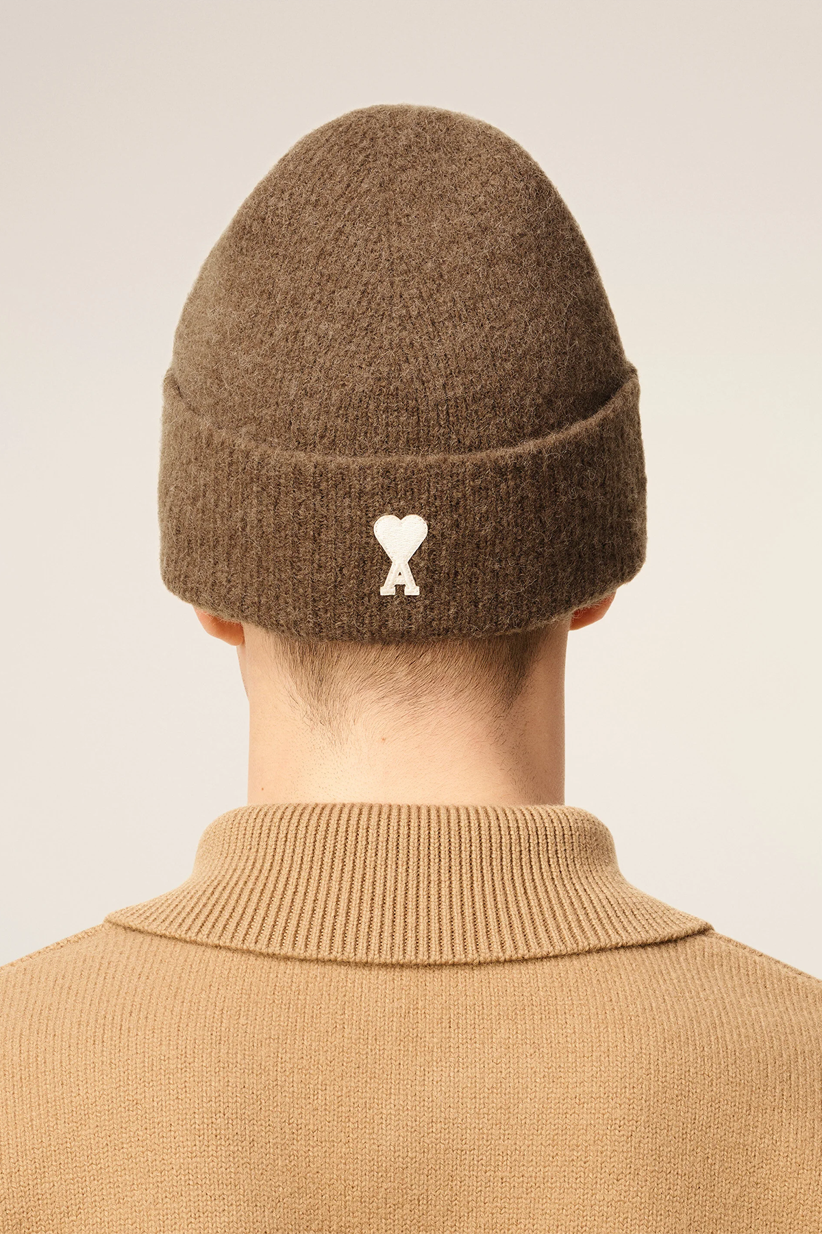 AMI Paris Herren Strickmütze aus Alpakawolle Braun NOISETTE/ECRU 217H25 Bild 3