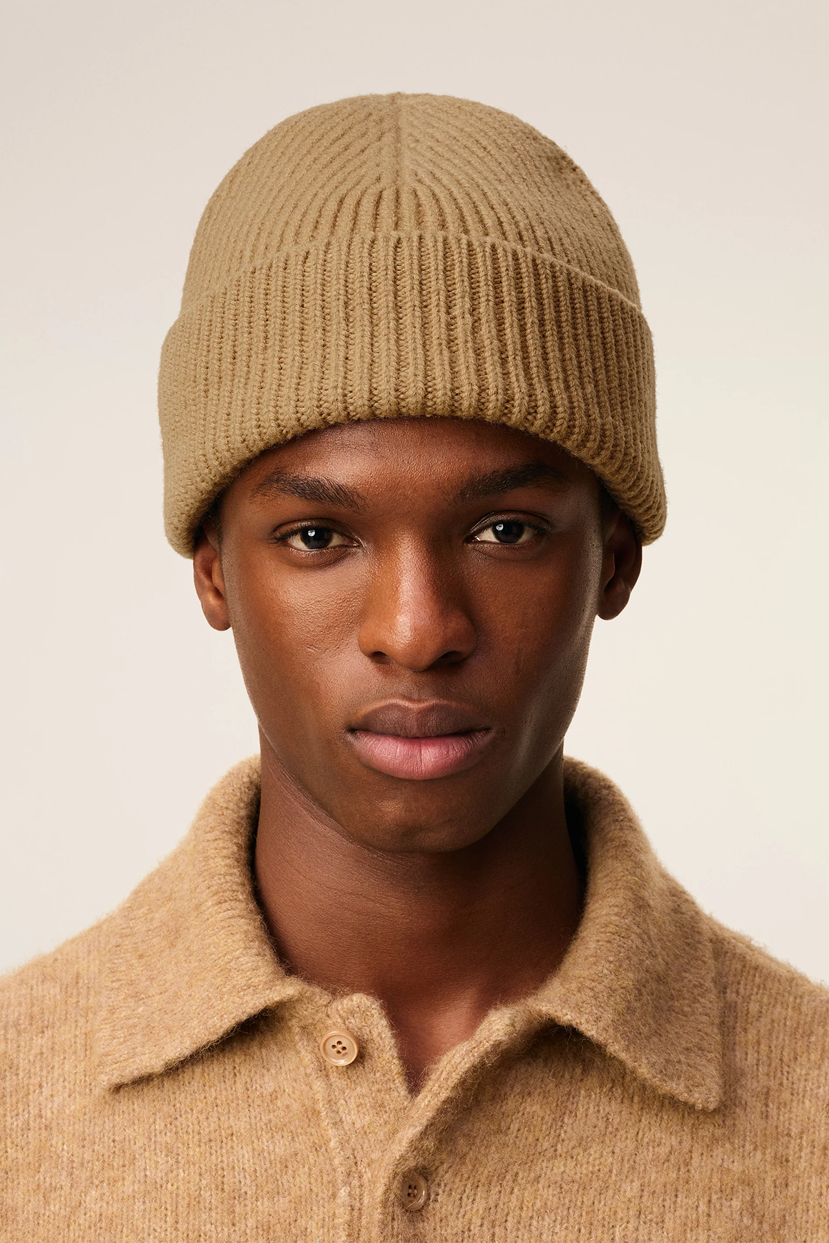 AMI Paris Herren Strickmütze Braun CAMEL/NOIR 288H25 Bild 2