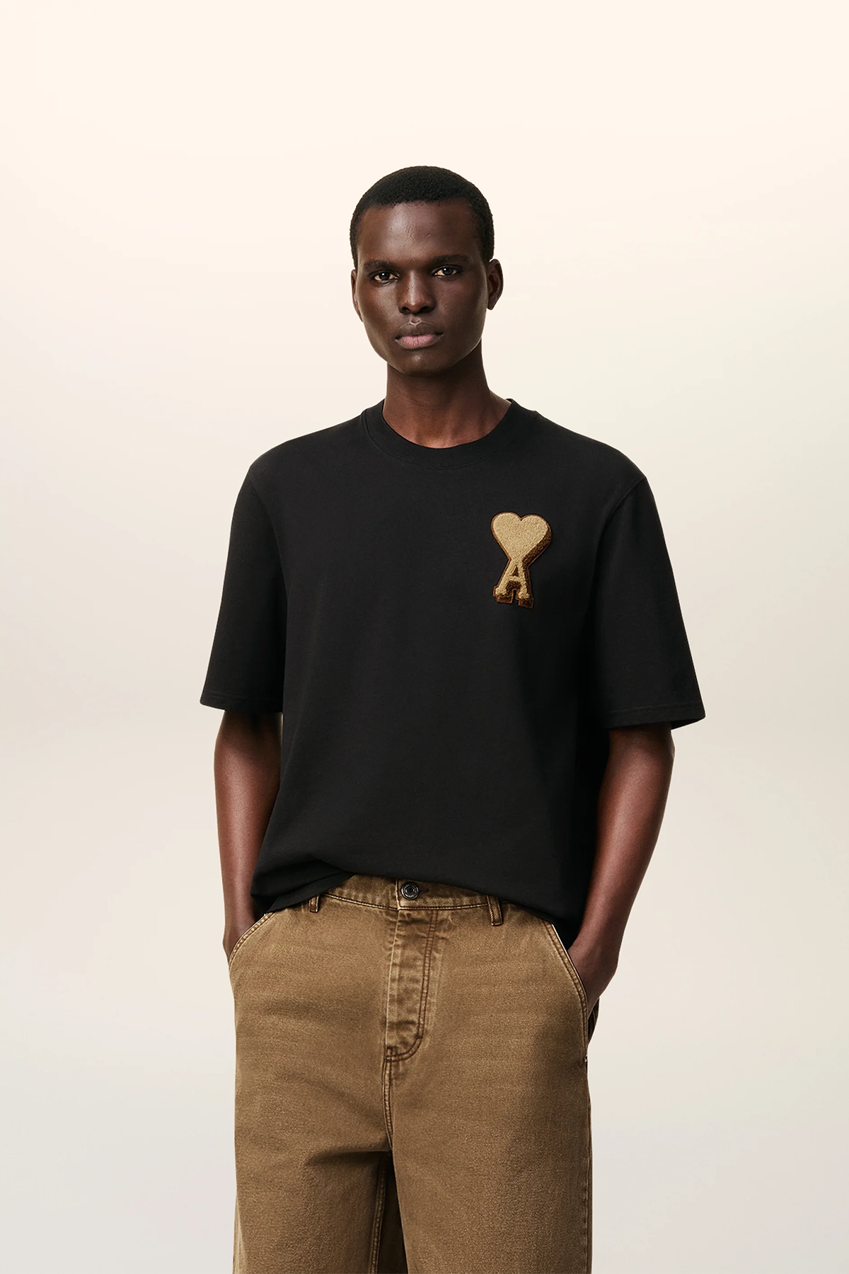 AMI Paris Herren T-Shirt Schwarz NOIR 001H25 Bild 2