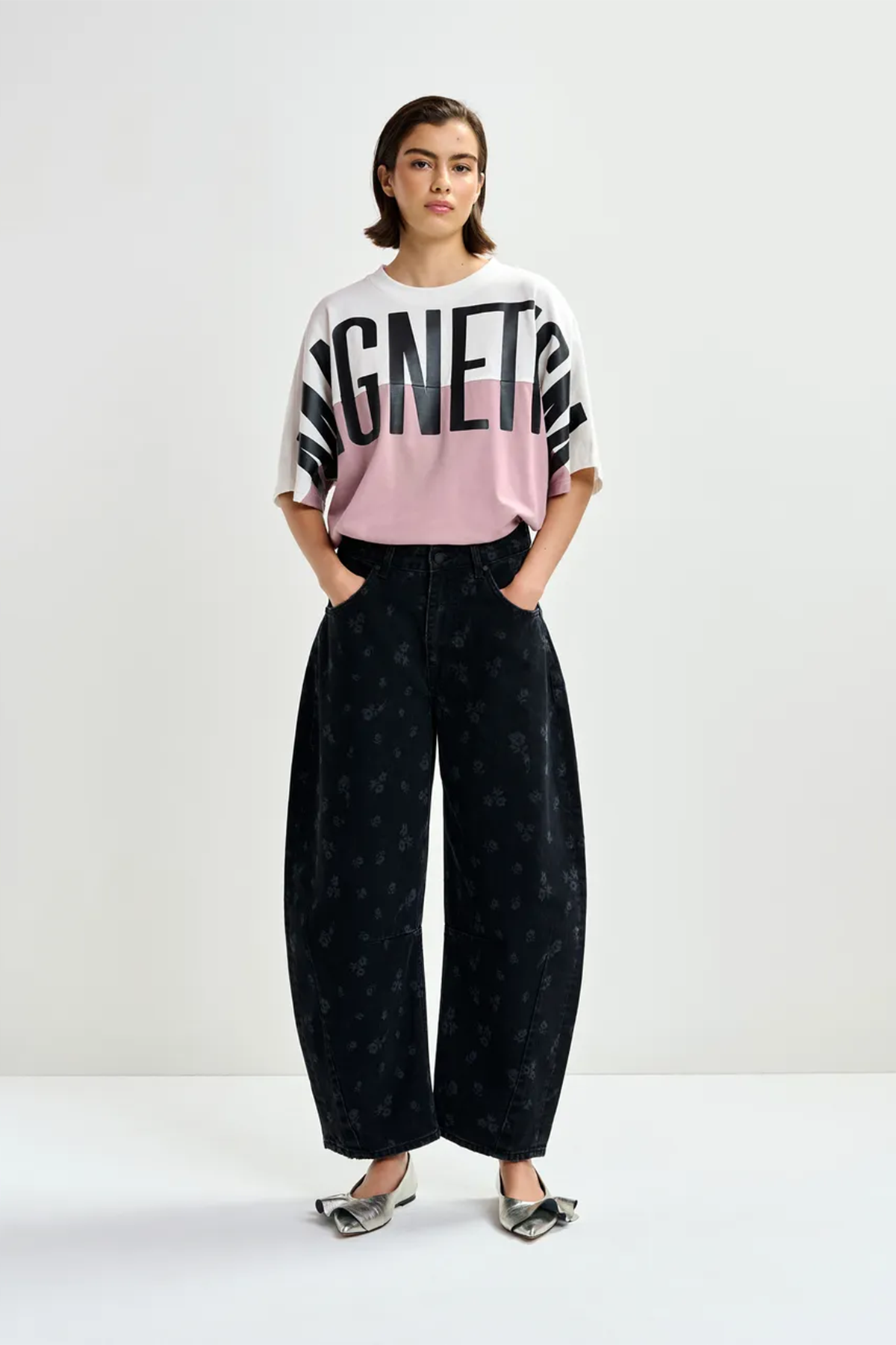 Essentiel Antwerp Damen Barrel-Jeans Jo2 Schwarz SCHWARZ Bild 2