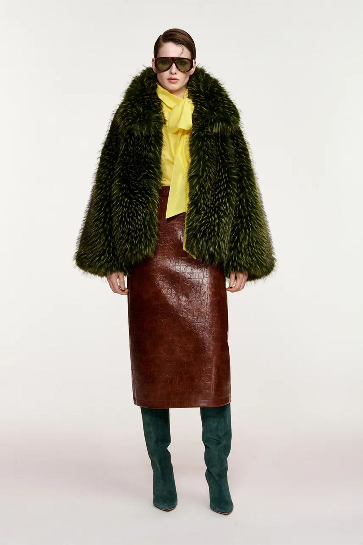 Essentiel Antwerp Damen Oversized-Kunstfelljacke Kastanje Olive OLIVE Bild 2