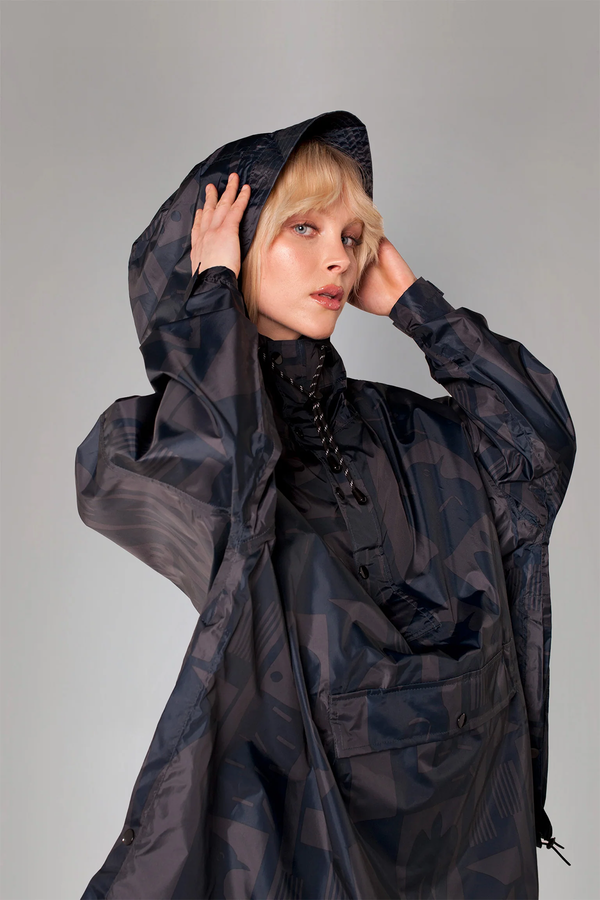 Rainkiss Unisex Anorak Back to Black Schwarz SCHWARZ Bild 4