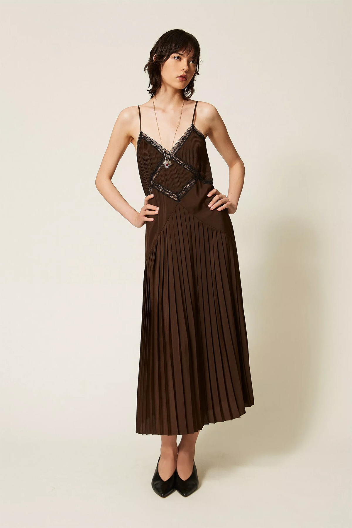 Twin Set Damen Maxikleid aus Crêpe de Chine und Spitze Braun 13853 Bild 2